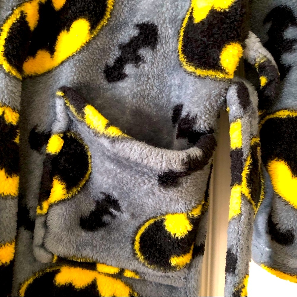 Batman Robe - Picture 3 of 8